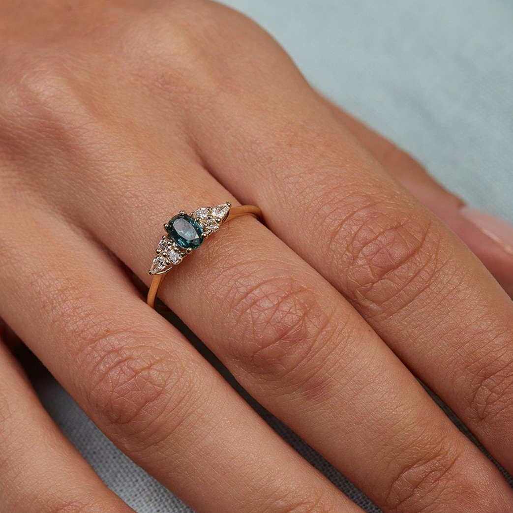 Teal Sapphire & Lab Diamond Engagement Ring Set