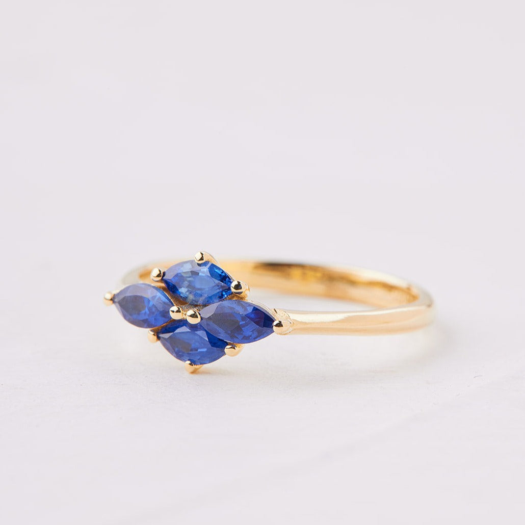 Cézanne Ring set with blue sapphires
