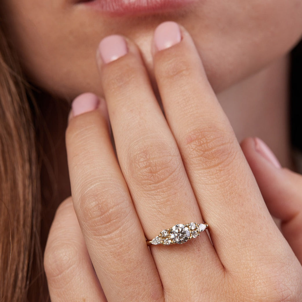 Engagement ring with a round 0.5 carat lab diamonds