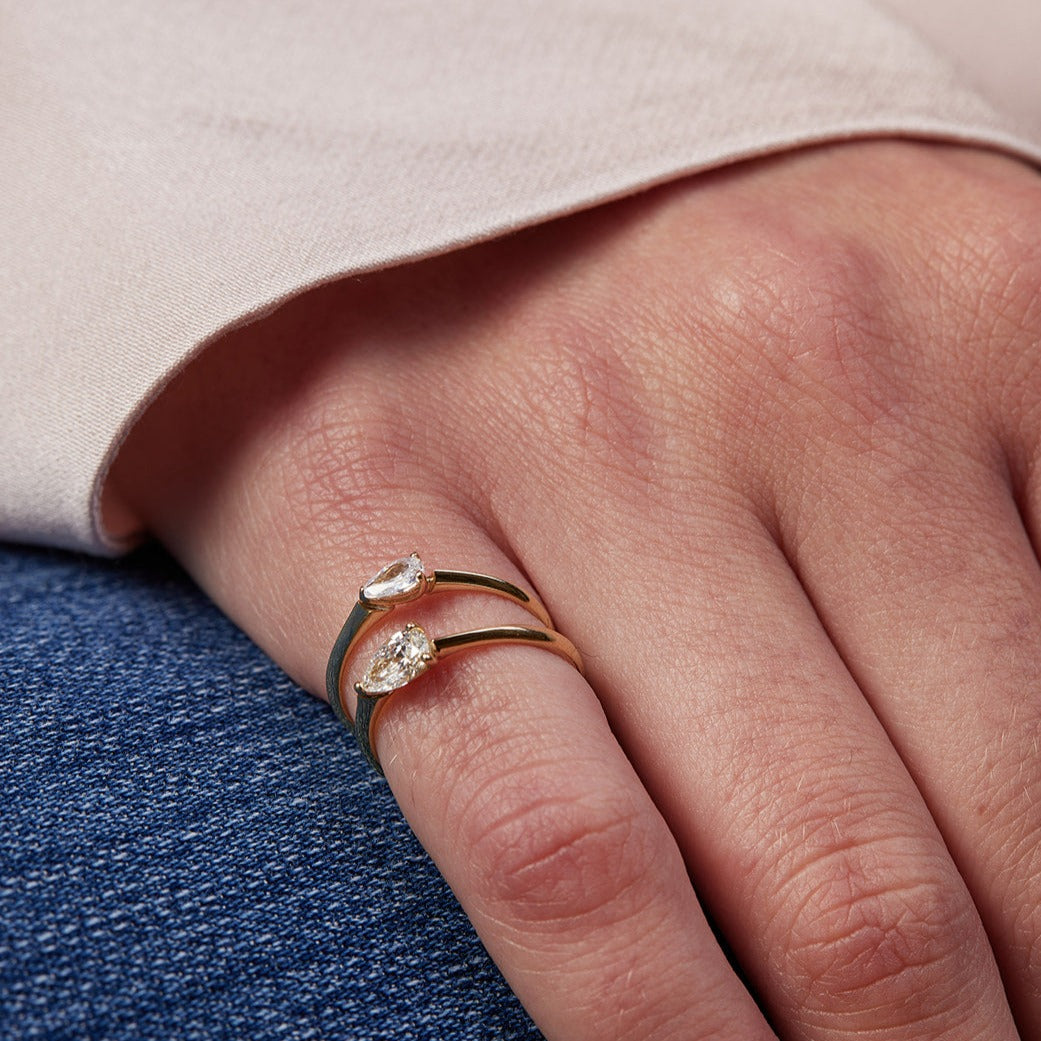 gold ring with 0.30 carat diamond