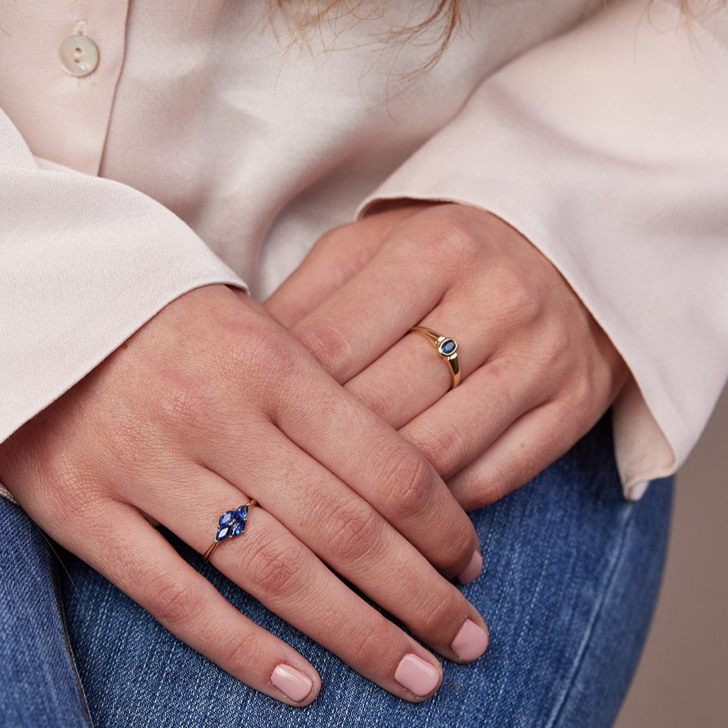 Cézanne Ring set with blue sapphires