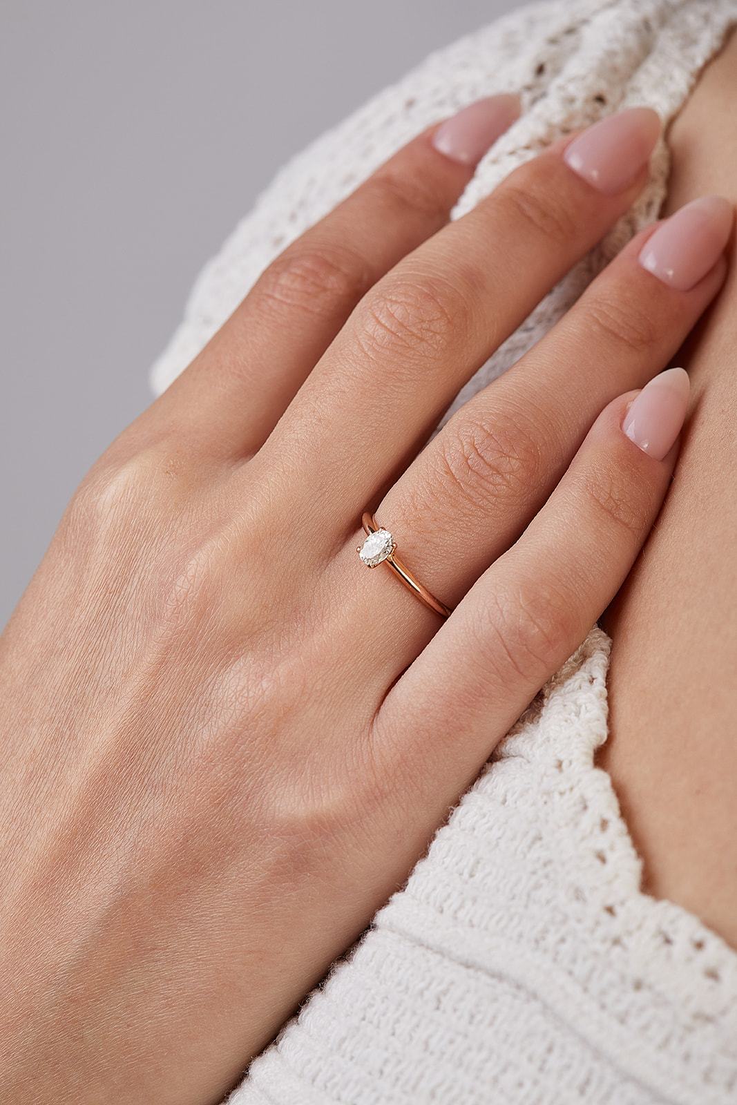 Stylish Norit Ring with Oval Diamond