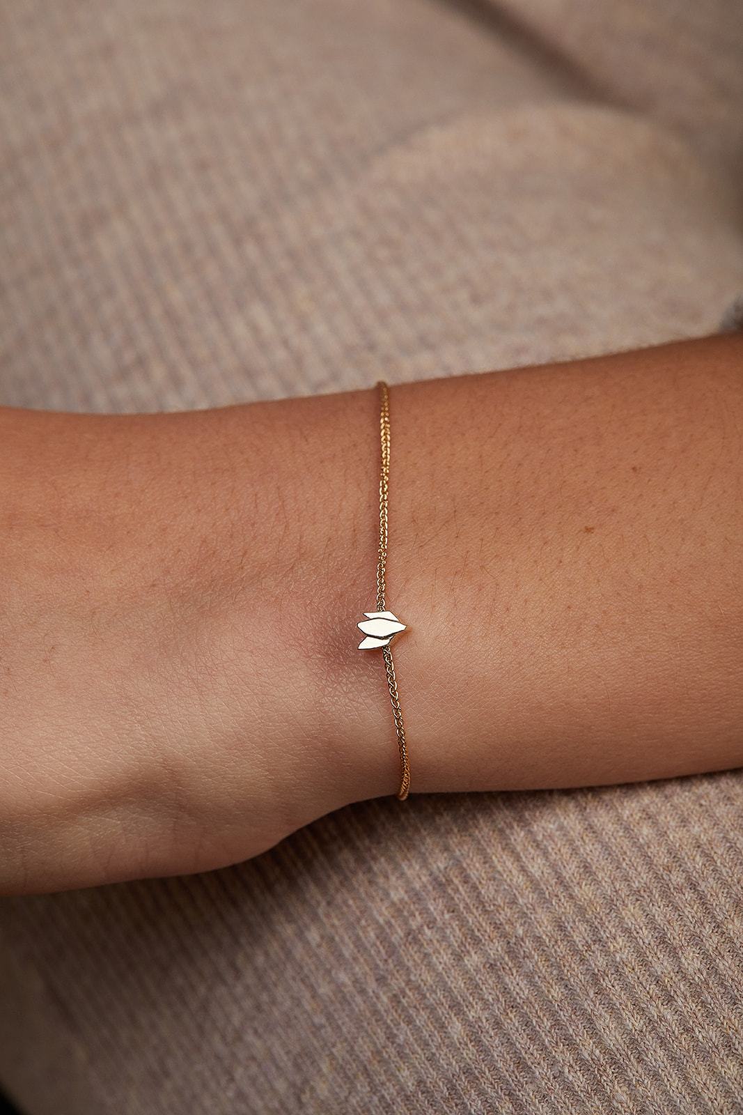 Gold Bracelet With Cyclamen Pendant