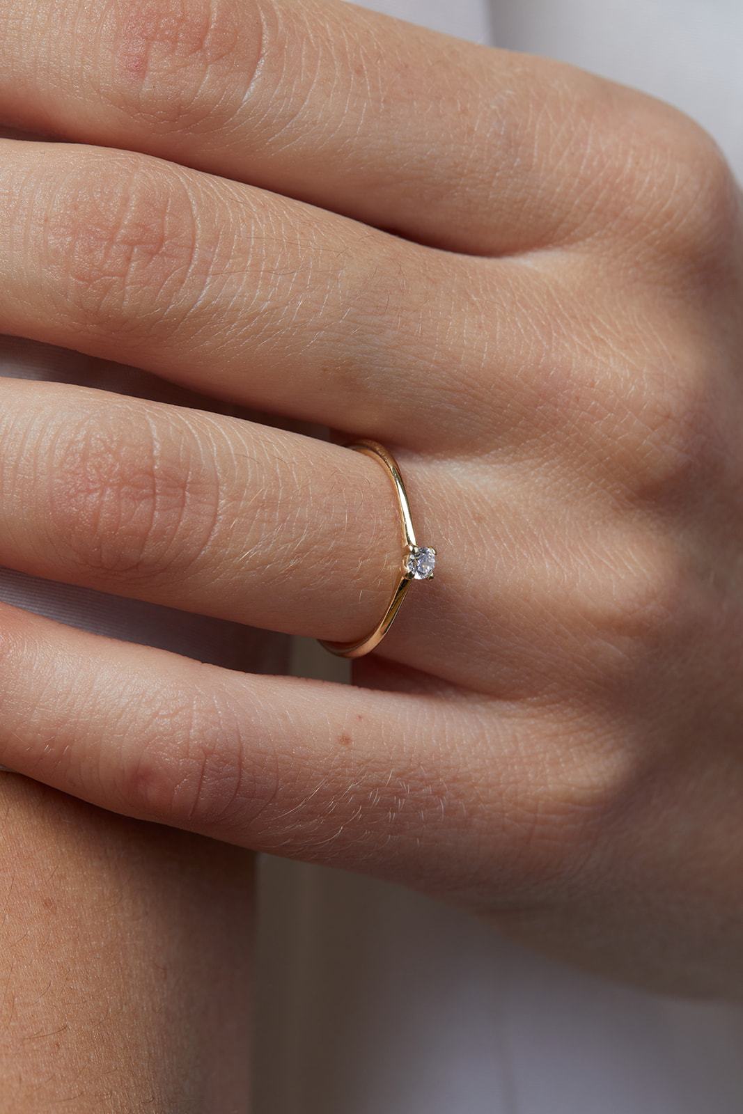 Glowing Crocus Ring with a Diamond