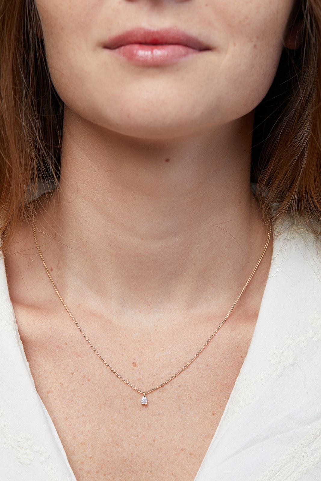 Myrtle Necklace Set With a Drop Diamond
