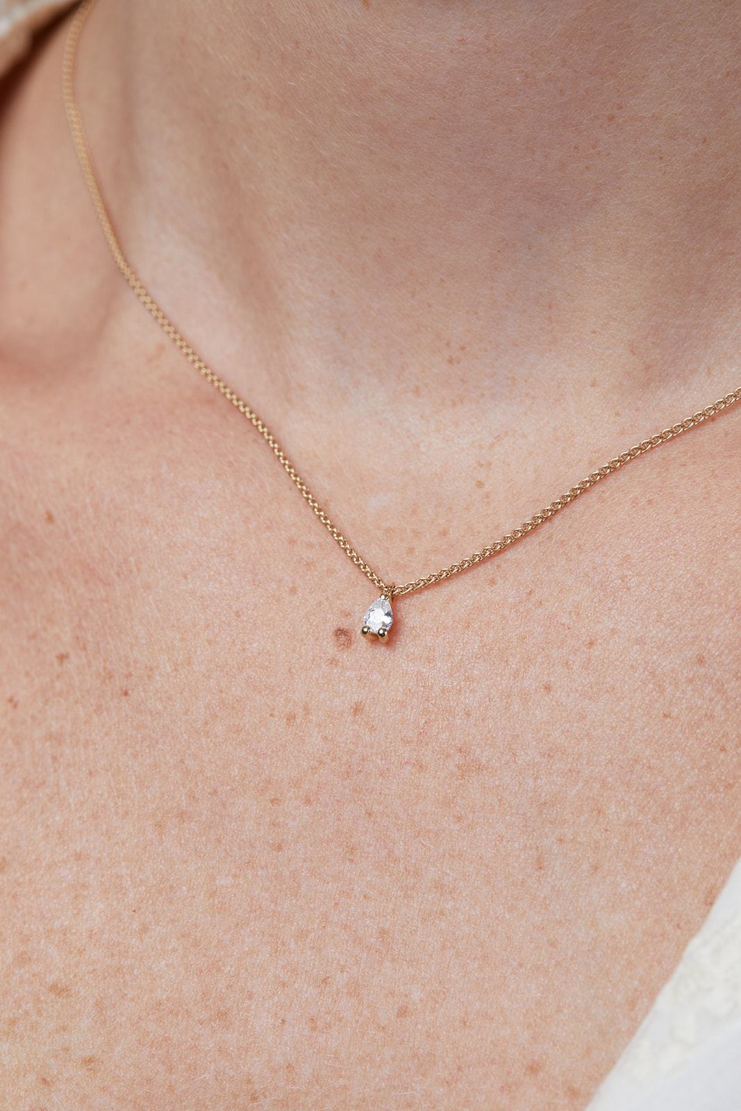 Myrtle Necklace Set With a Drop Diamond