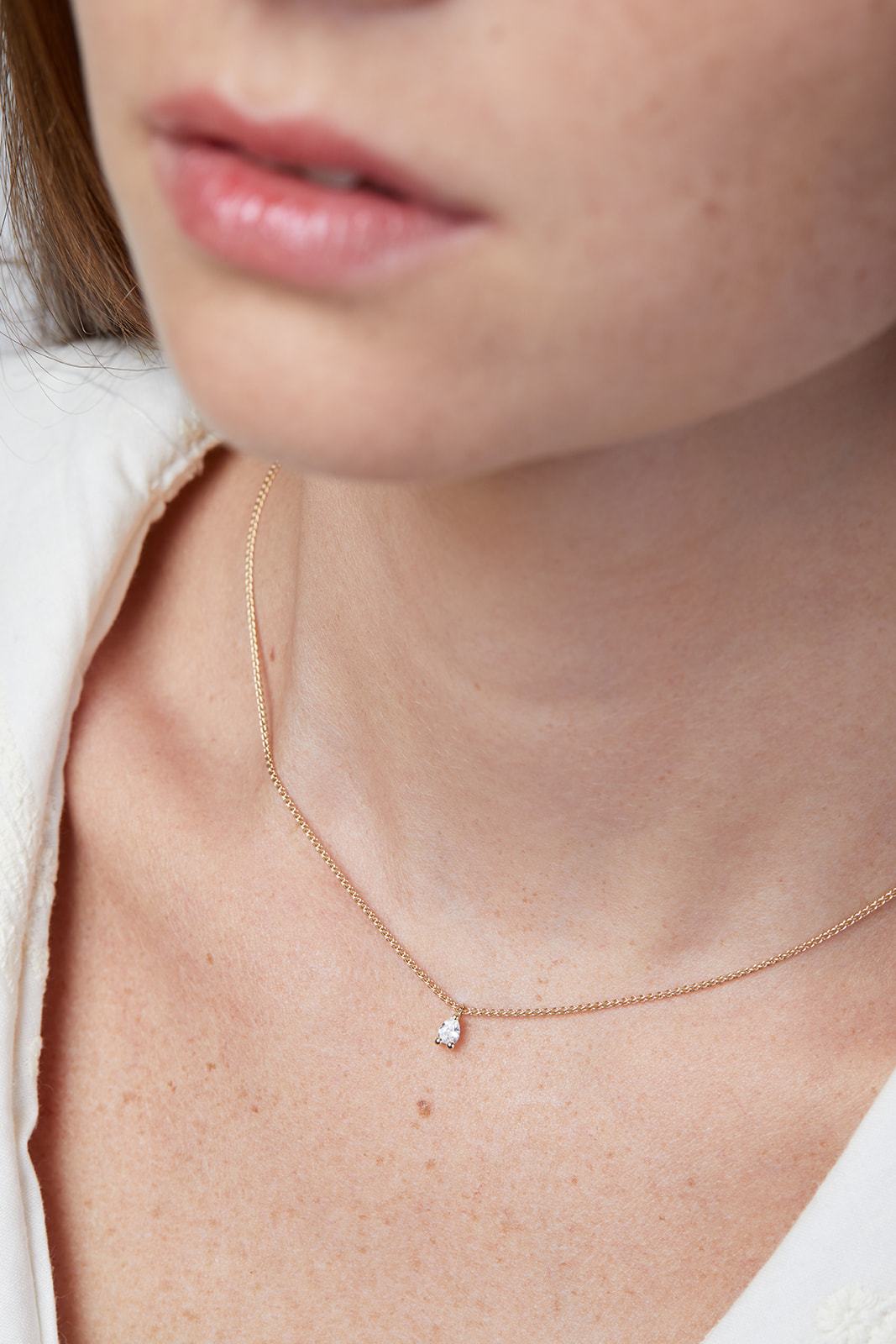 Myrtle Necklace Set With a Drop Diamond