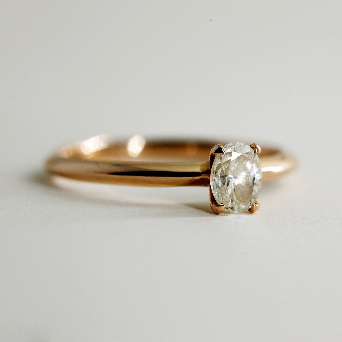 Stylish Norit Ring with Oval Diamond