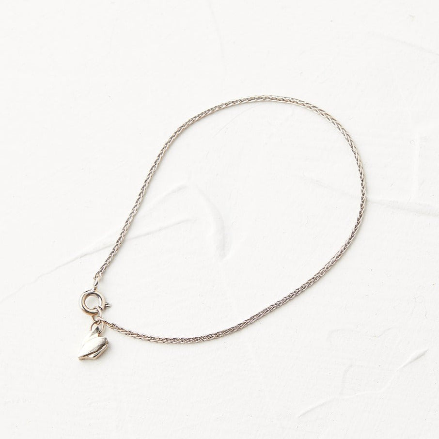 White Gold Bracelet Pendant With Bracket