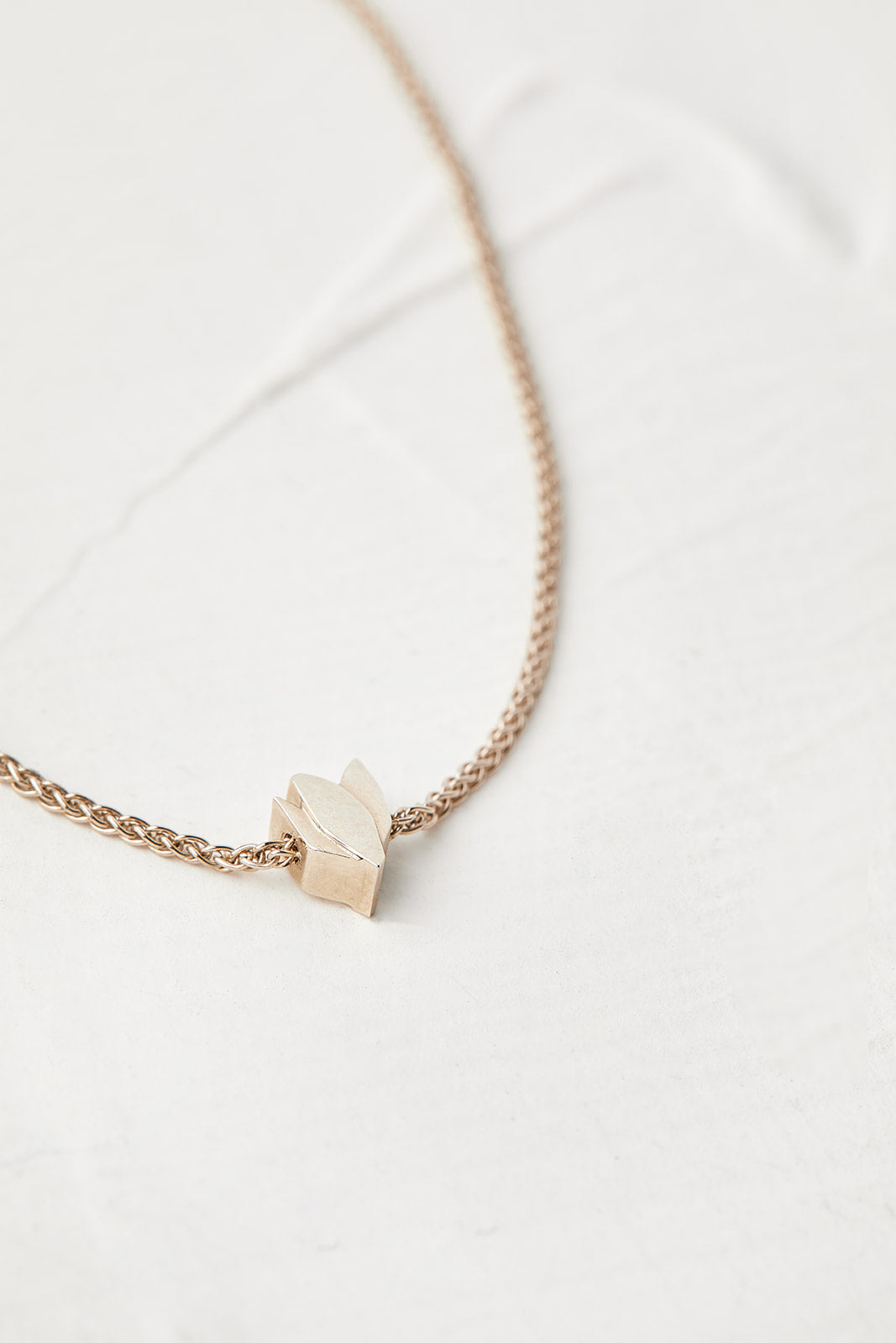 White Gold Bracelet Cyclamen Model