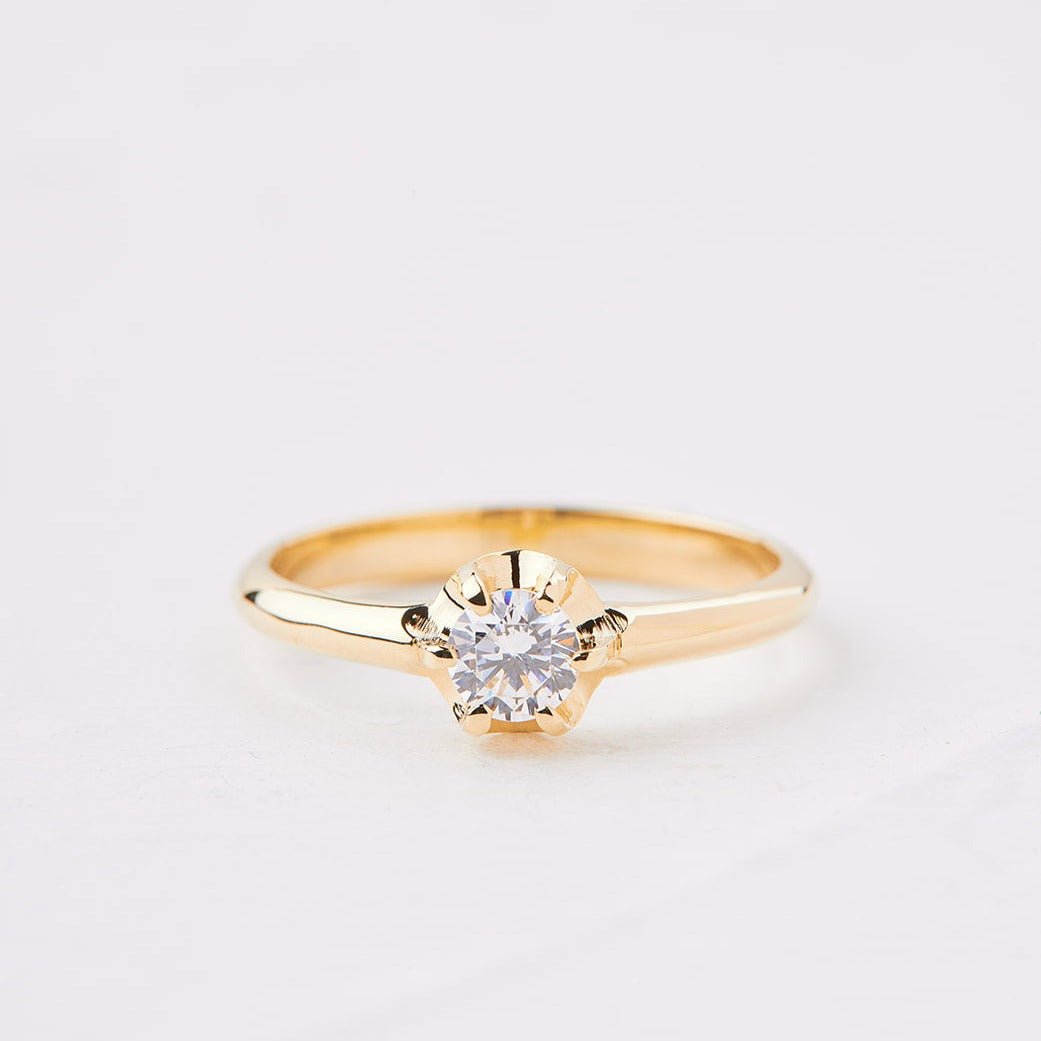 Kahlo Ring set with 0.25 carat diamond