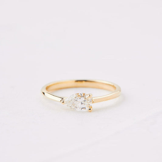 Gold Ring With a 0.20ct Diamond