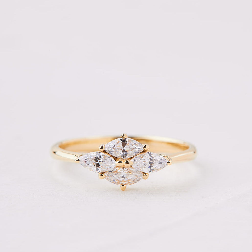 Cézanne Ring set with diamonds