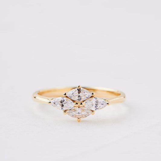 Cézanne Ring set with diamonds