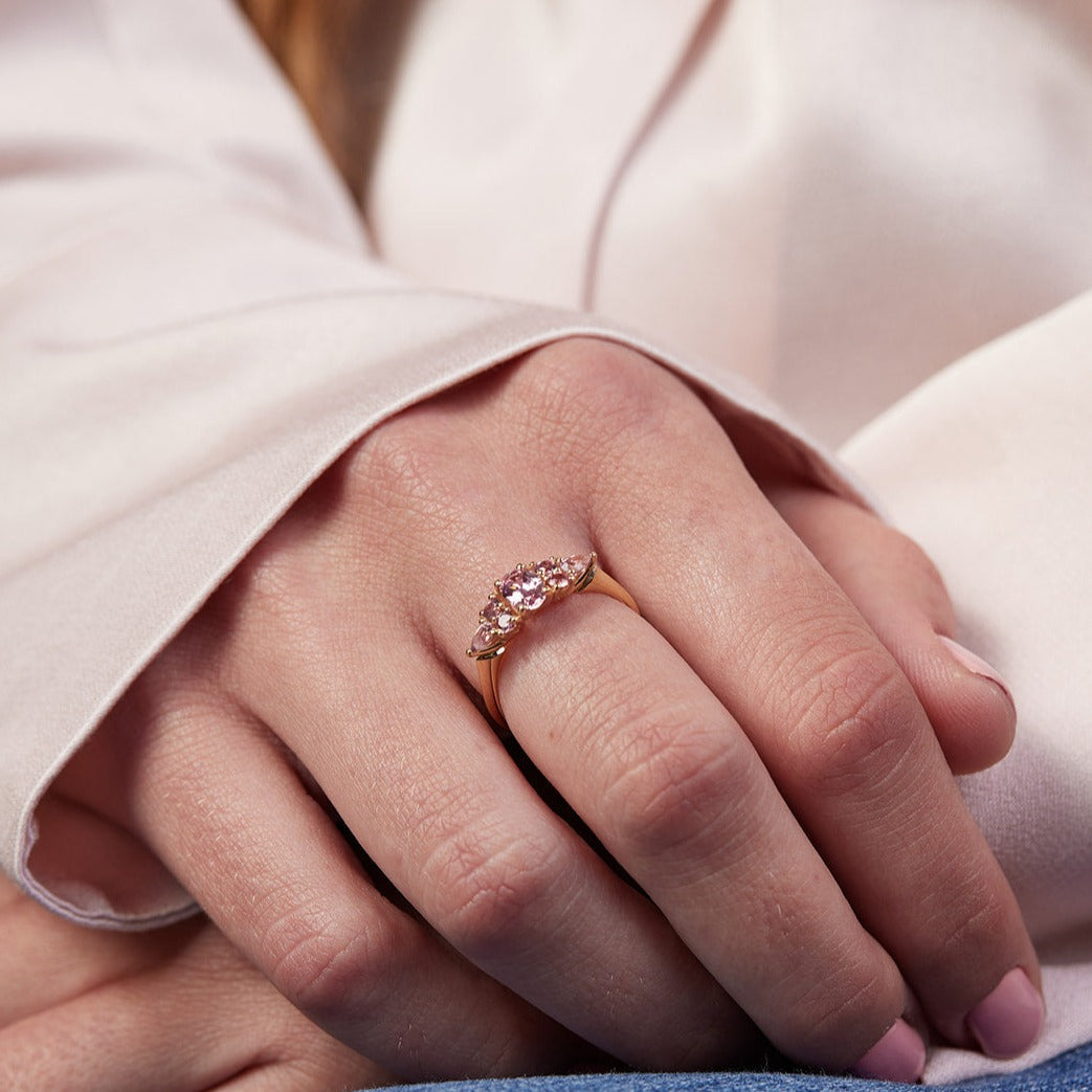 Engagement ring with pink sapphire stones