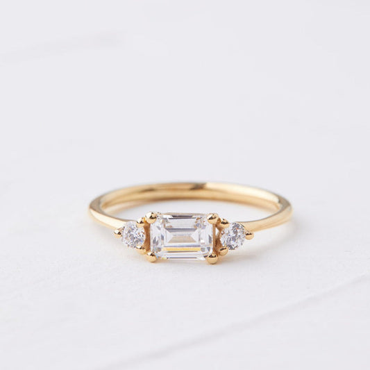 Centaurea ring with lab diamonds
