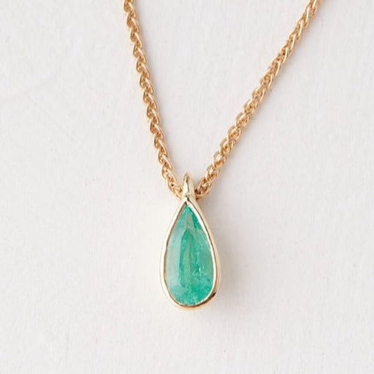 Scout Necklace With a Drop-cut Emerald Stone (0.75 Ct)