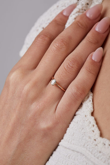 Stylish Norit Ring with Oval Diamond
