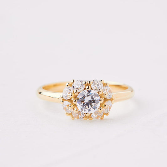 Seurat Ring set with diamonds