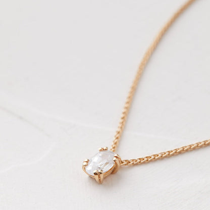 Hirundo Gold Necklace with oval diamond